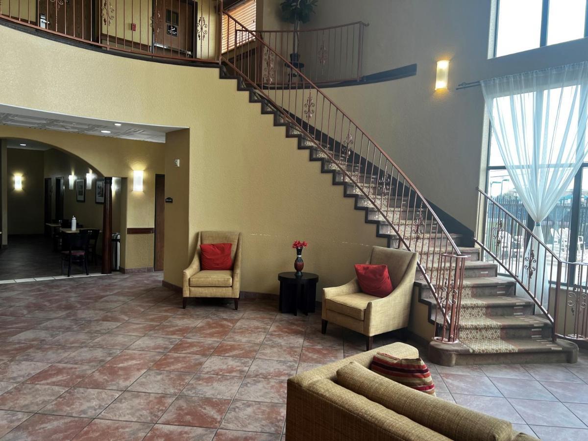 Baymont By Wyndham Cuero Hotel Exterior photo